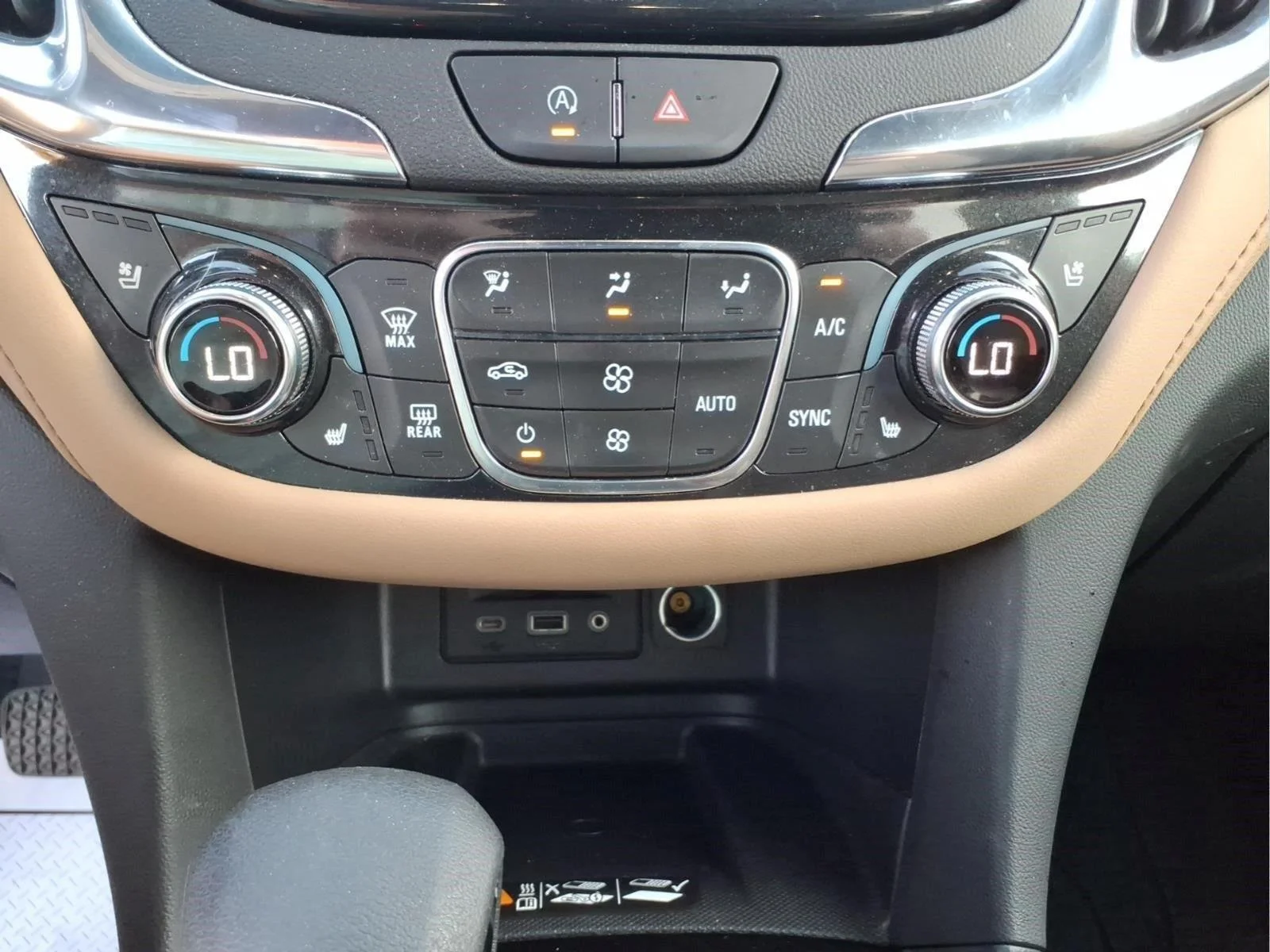 Used 2024 Iridescent Pearl Tricoat Chevrolet Premier image 23