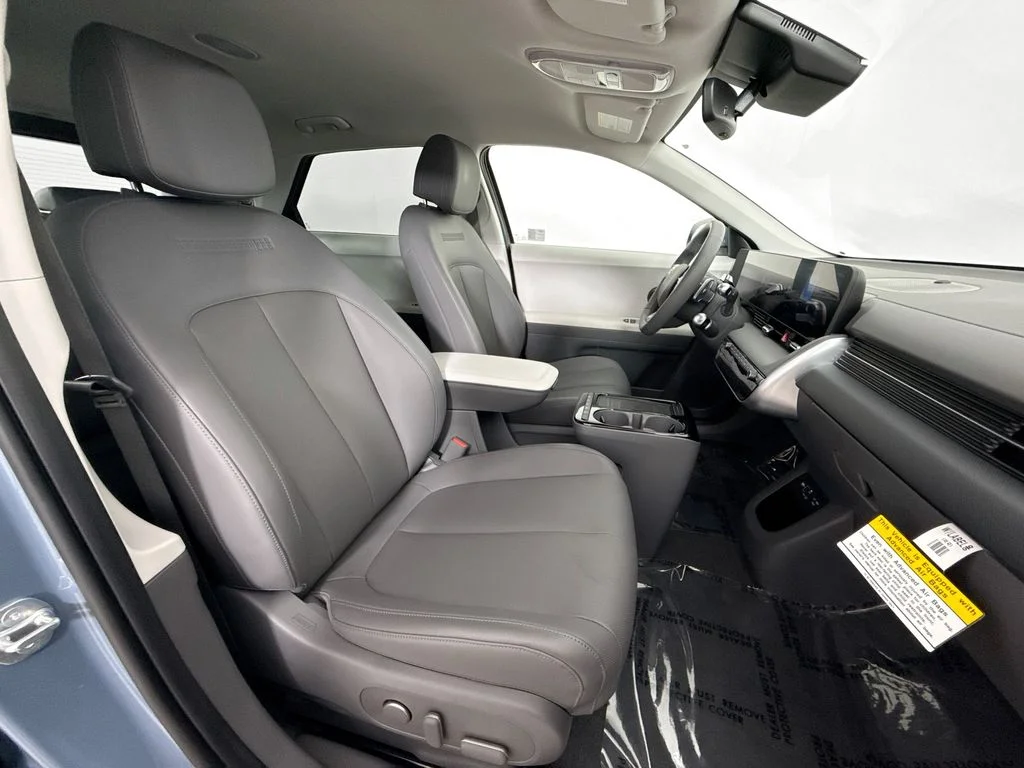 Used 2025 Blue Hyundai SEL image 27