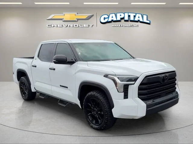 Used 2022 White Toyota SR5 image 7