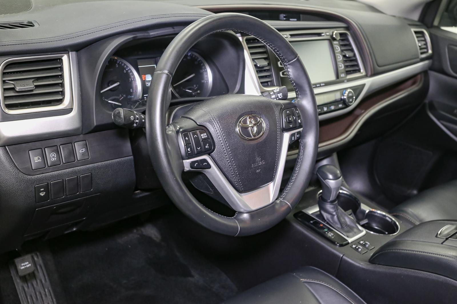 Used 2017 Midnight Black Metallic TOYOTA  image 24