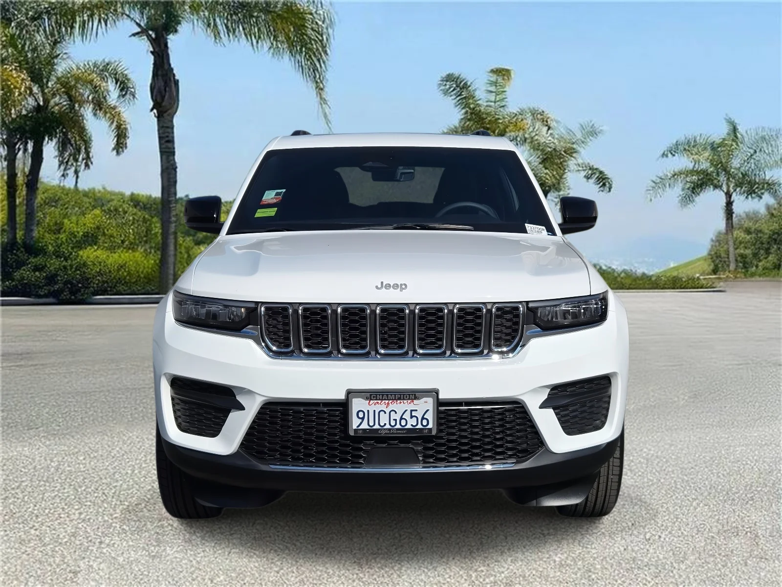 2025 Jeep Grand Cherokee Laredo - Photo 3