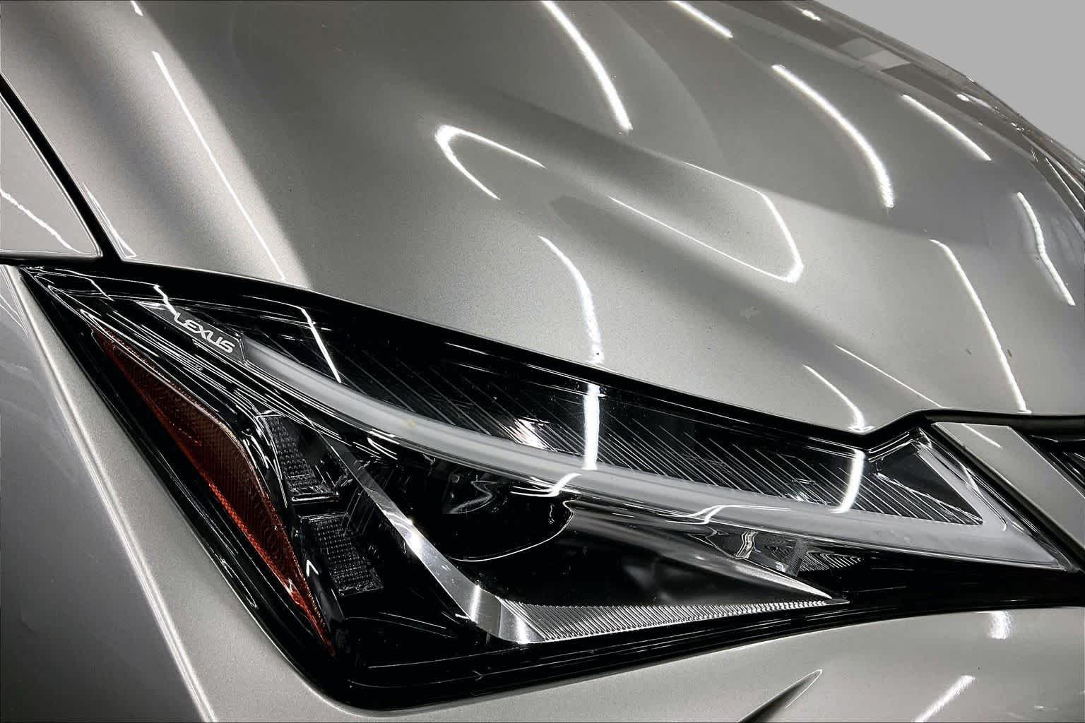 Used 2019 Atomic Silver Lexus  image 27