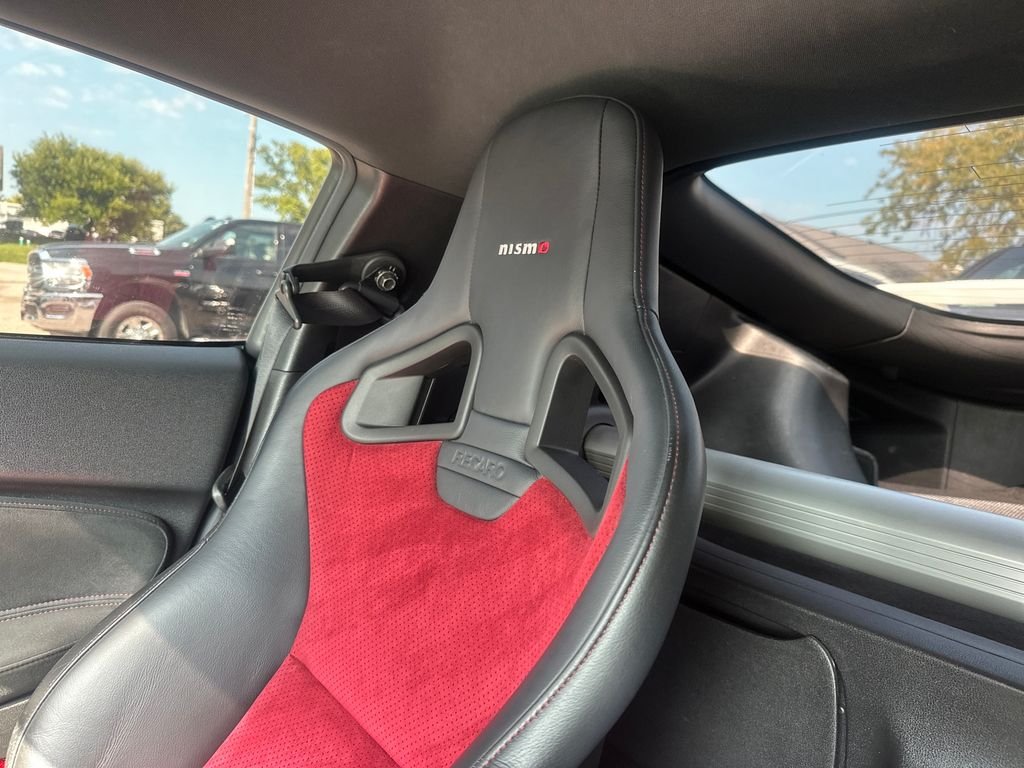 Used 2019 Pearl White Nissan Nismo image 19