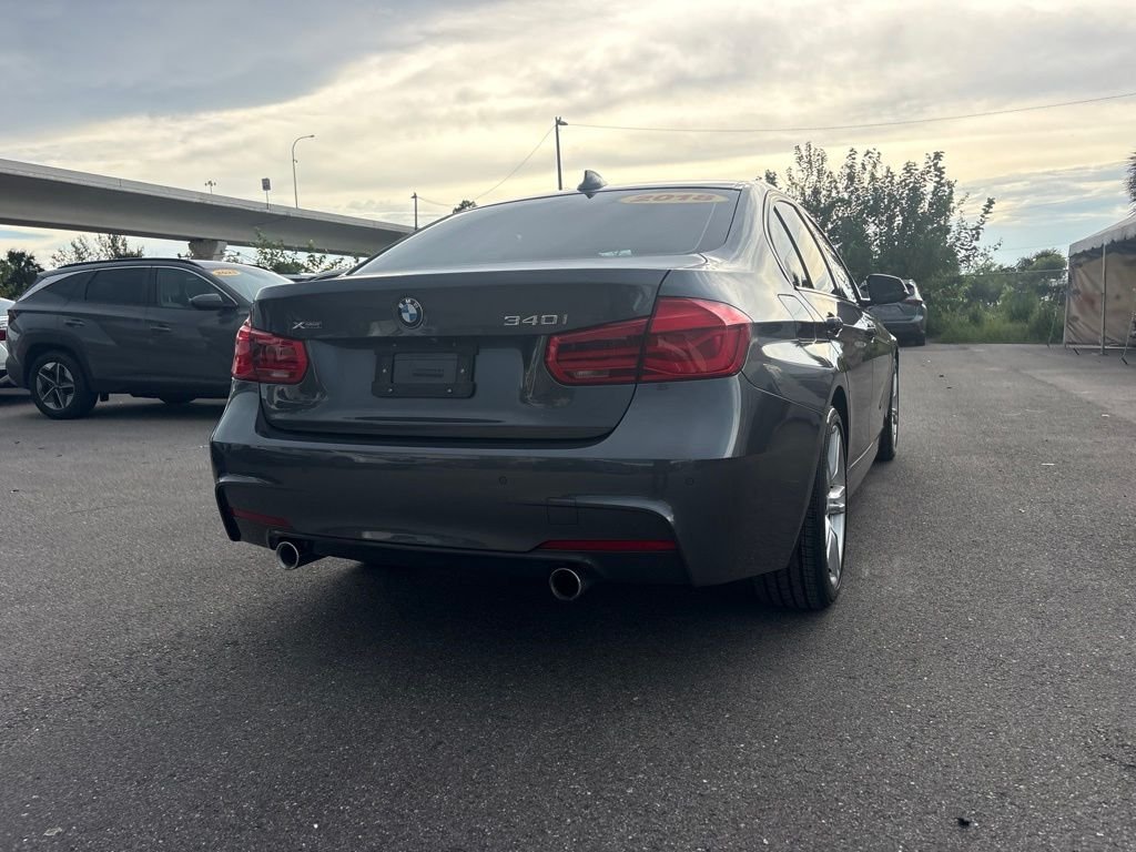 Used 2018 Gray BMW 340i xDrive image 3