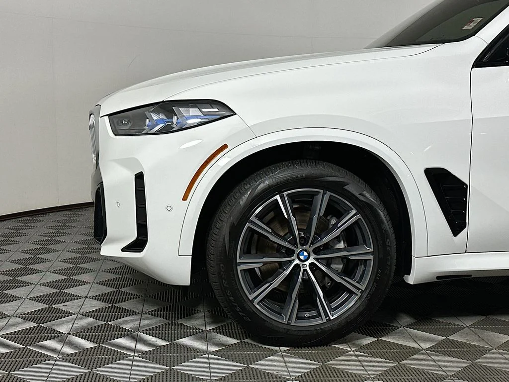 Certified Used 2024 Alpine White BMW xDrive40i image 9