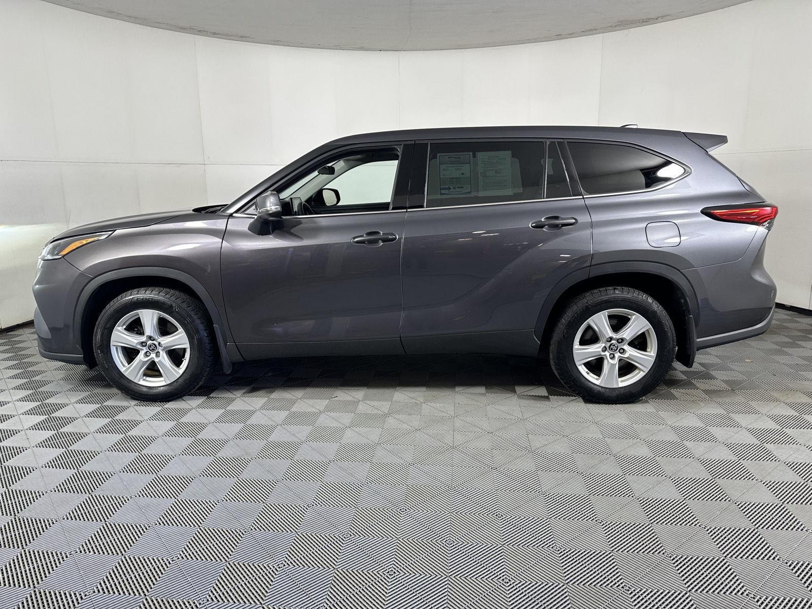 Used 2021 Magnetic Gray Metallic Toyota LE image 9