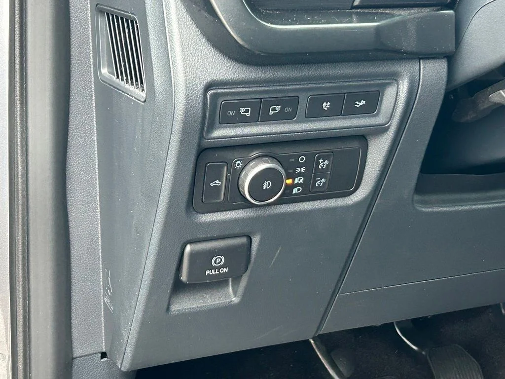 Used 2022 Gray Metallic Ford XLT image 36