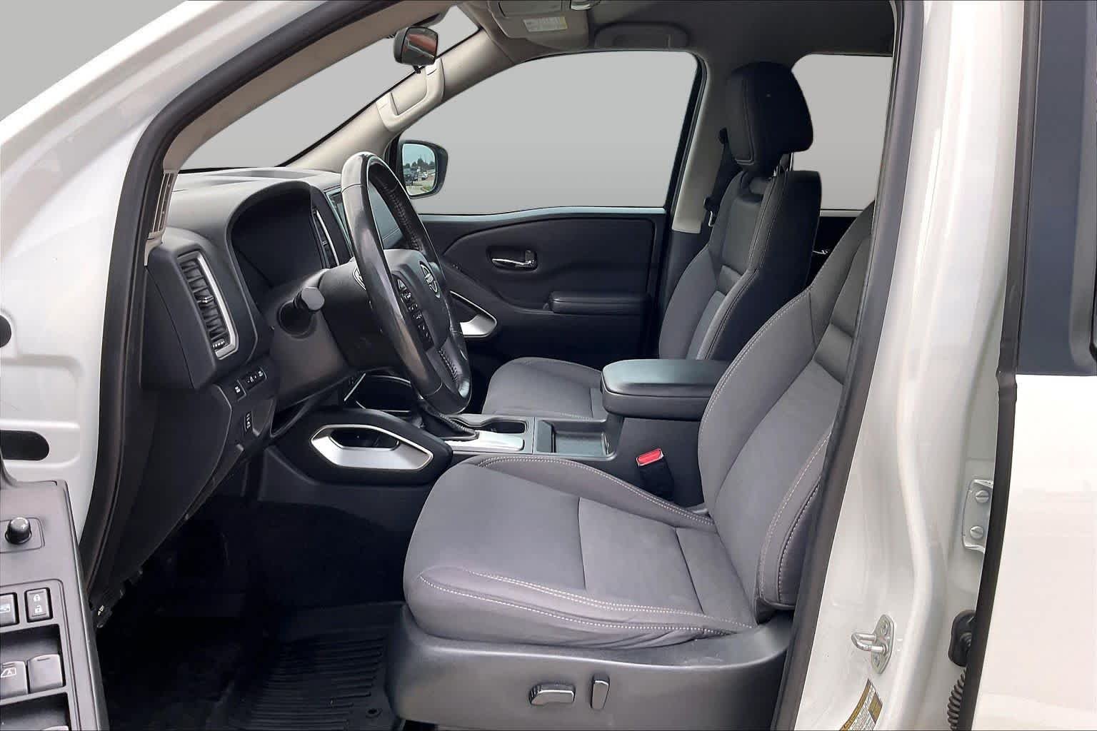 Used 2023 Glacier White Nissan SV image 8