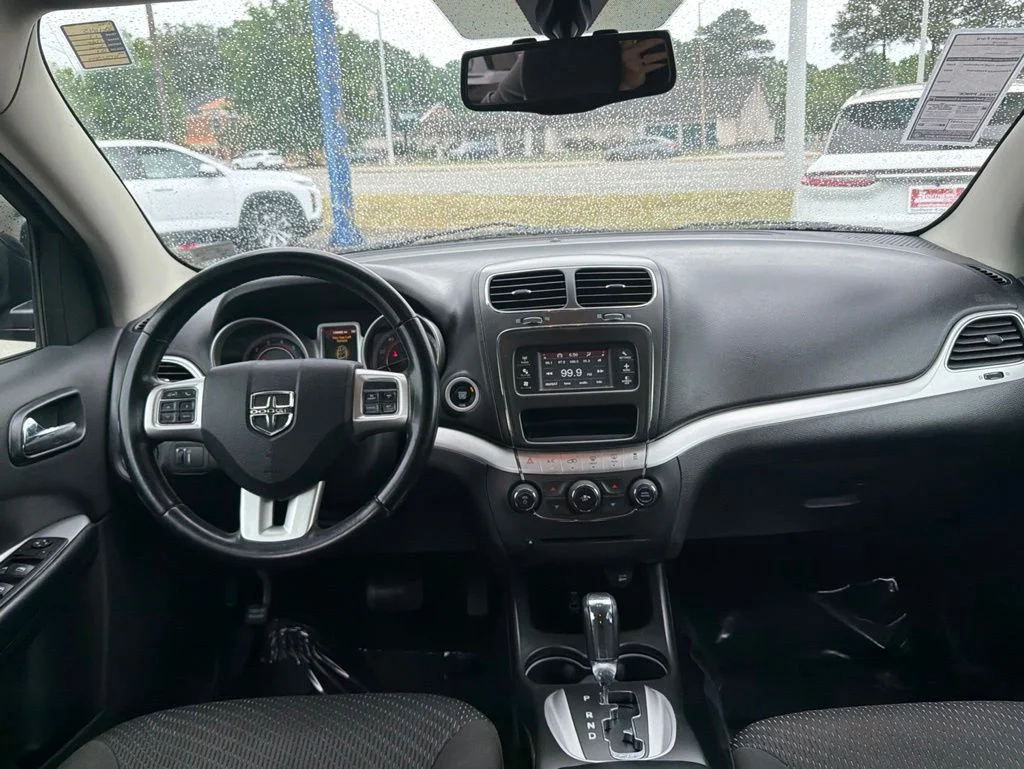 Used 2017 Gray Dodge SE image 13