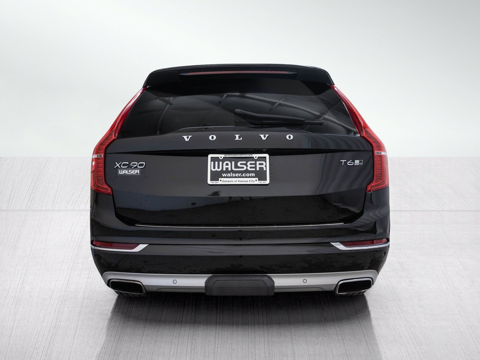 Used 2018 Onyx Black Metallic Volvo Inscription image 4