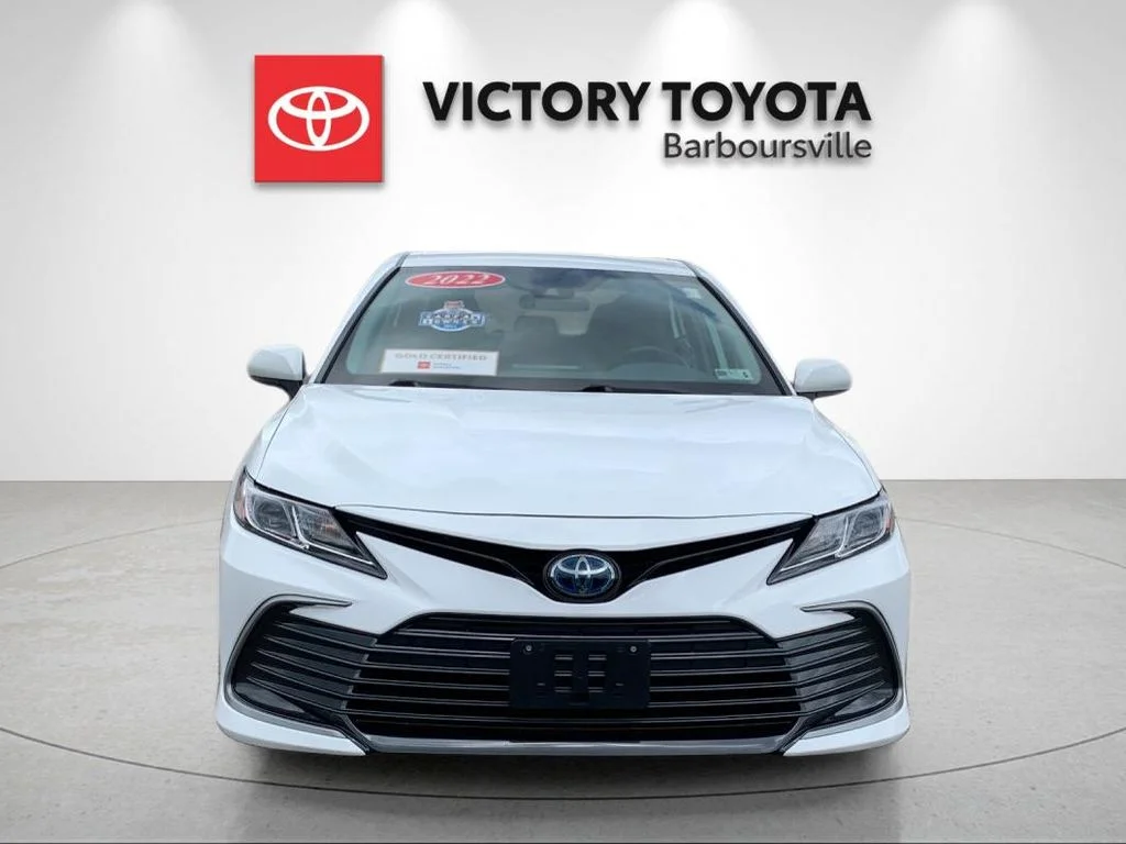 Used 2022 White Toyota LE image 8