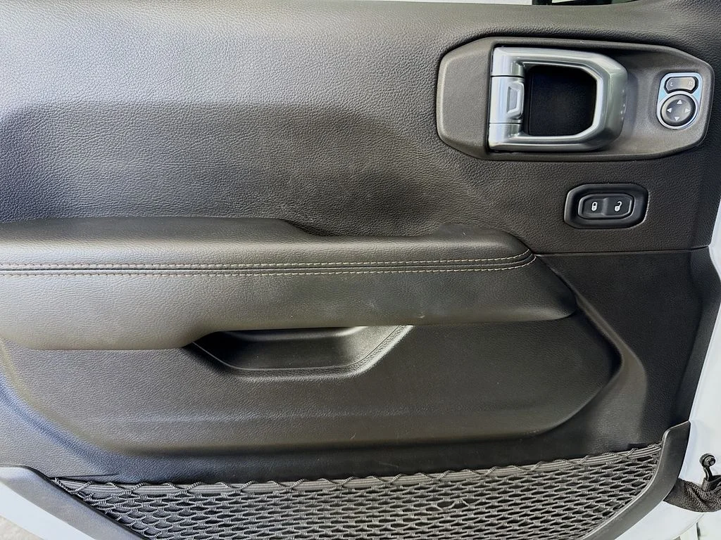 Used 2023 White Jeep Rubicon 392 image 18