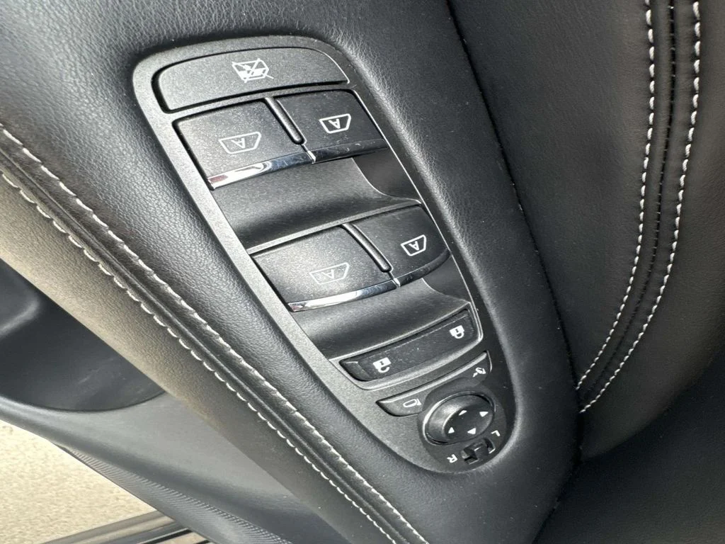 Used 2019 Black INFINITI PURE image 13