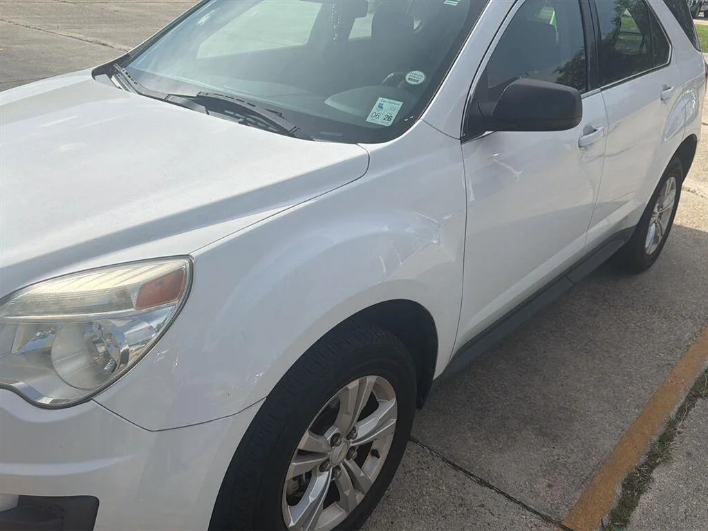 Used 2015 Summit White Chevrolet LS image 2