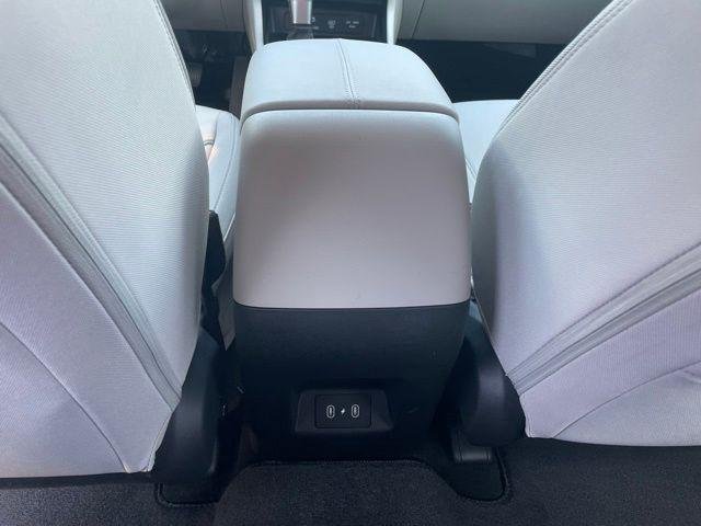 New 2026 Black Hyundai SE FWD image 17
