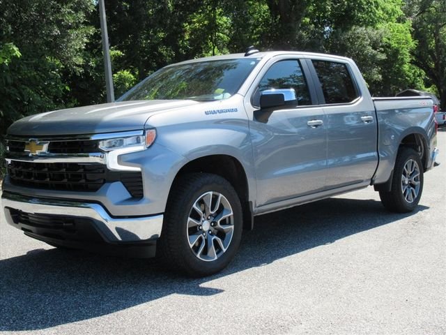 Used 2024 Gray Chevrolet LT image 3