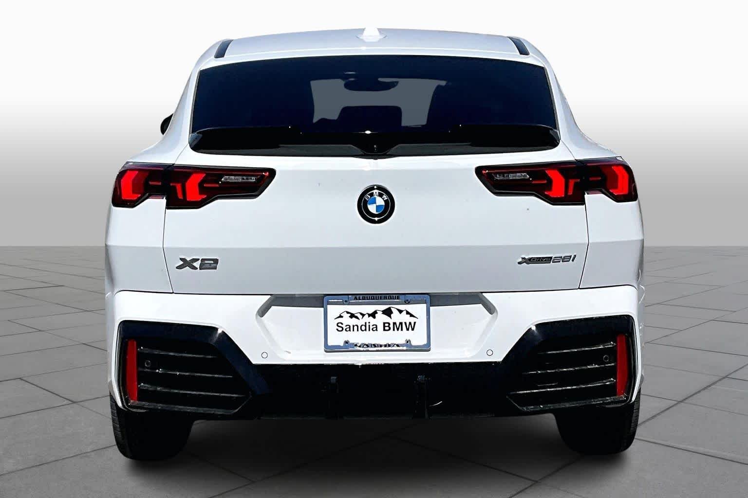 New 2026 Alpine White BMW xDrive28i image 4