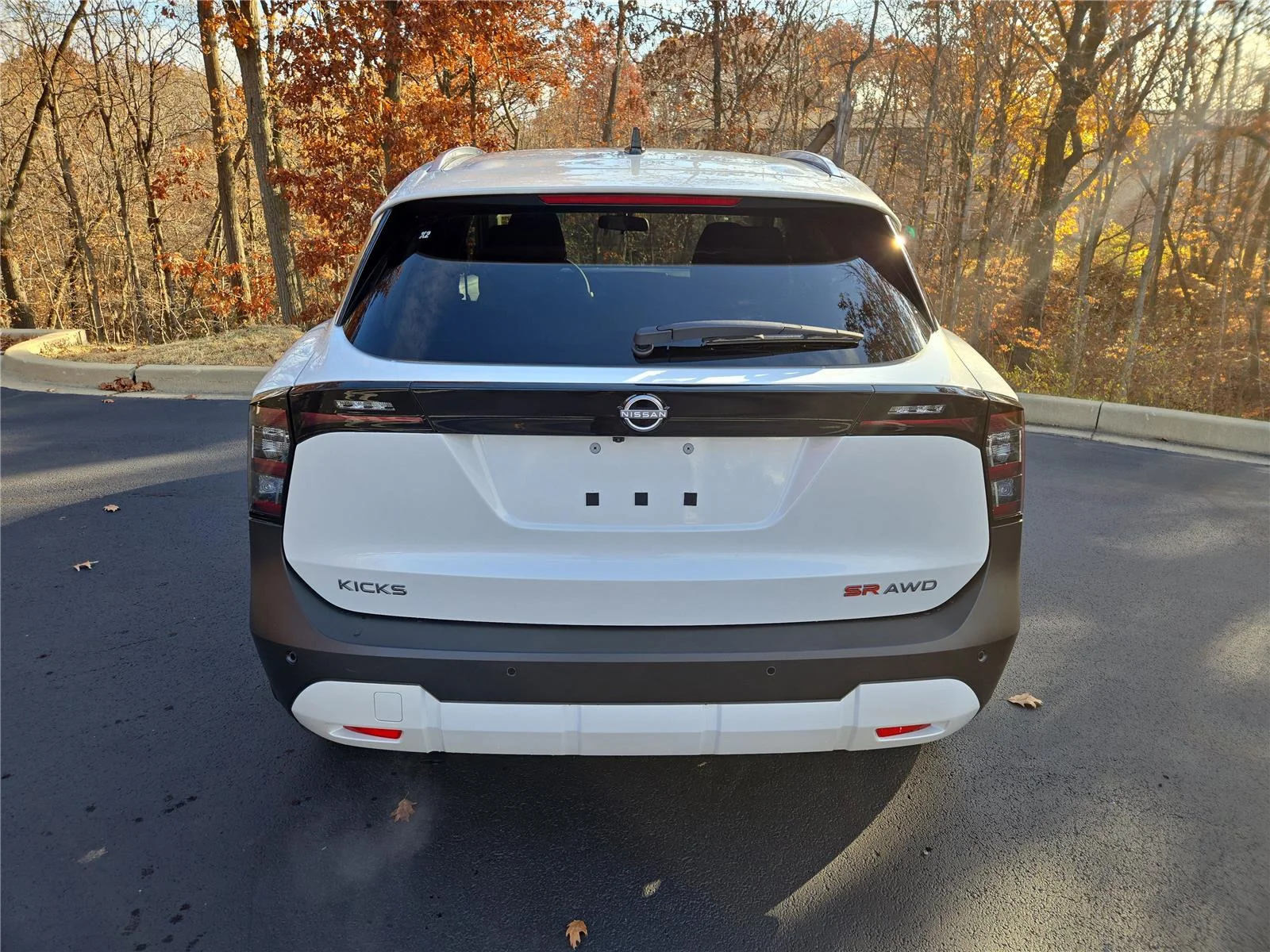 New 2026 Aspen White Tricoat Nissan SR image 8