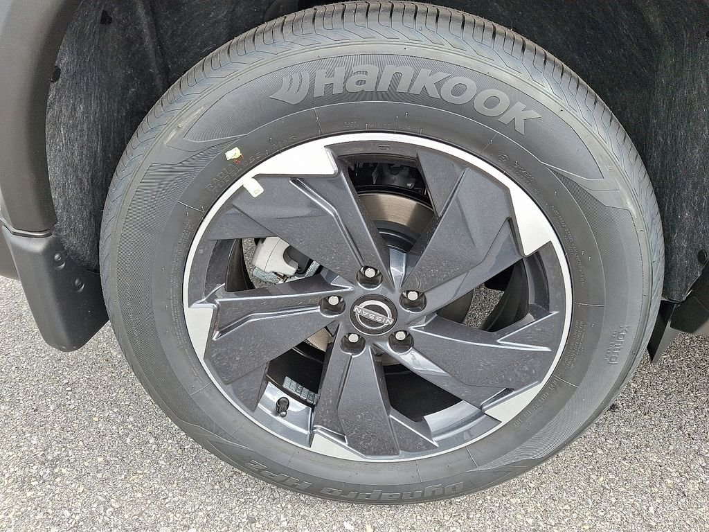 New 2026 White Nissan SV image 5