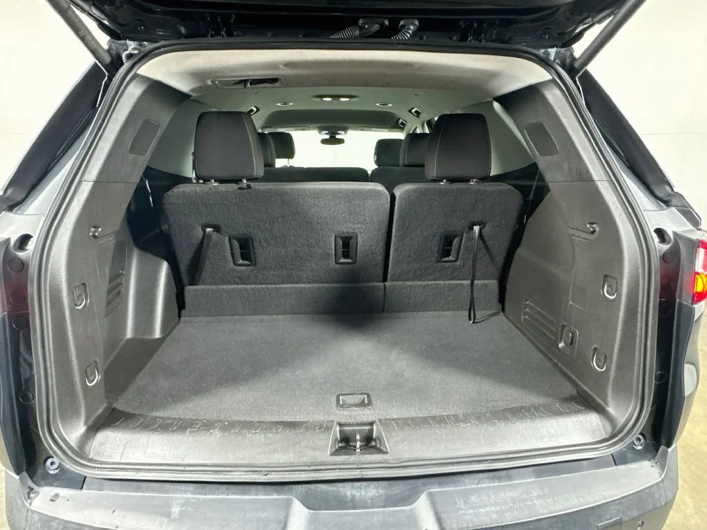 Used 2020 Gray Chevrolet LT image 31
