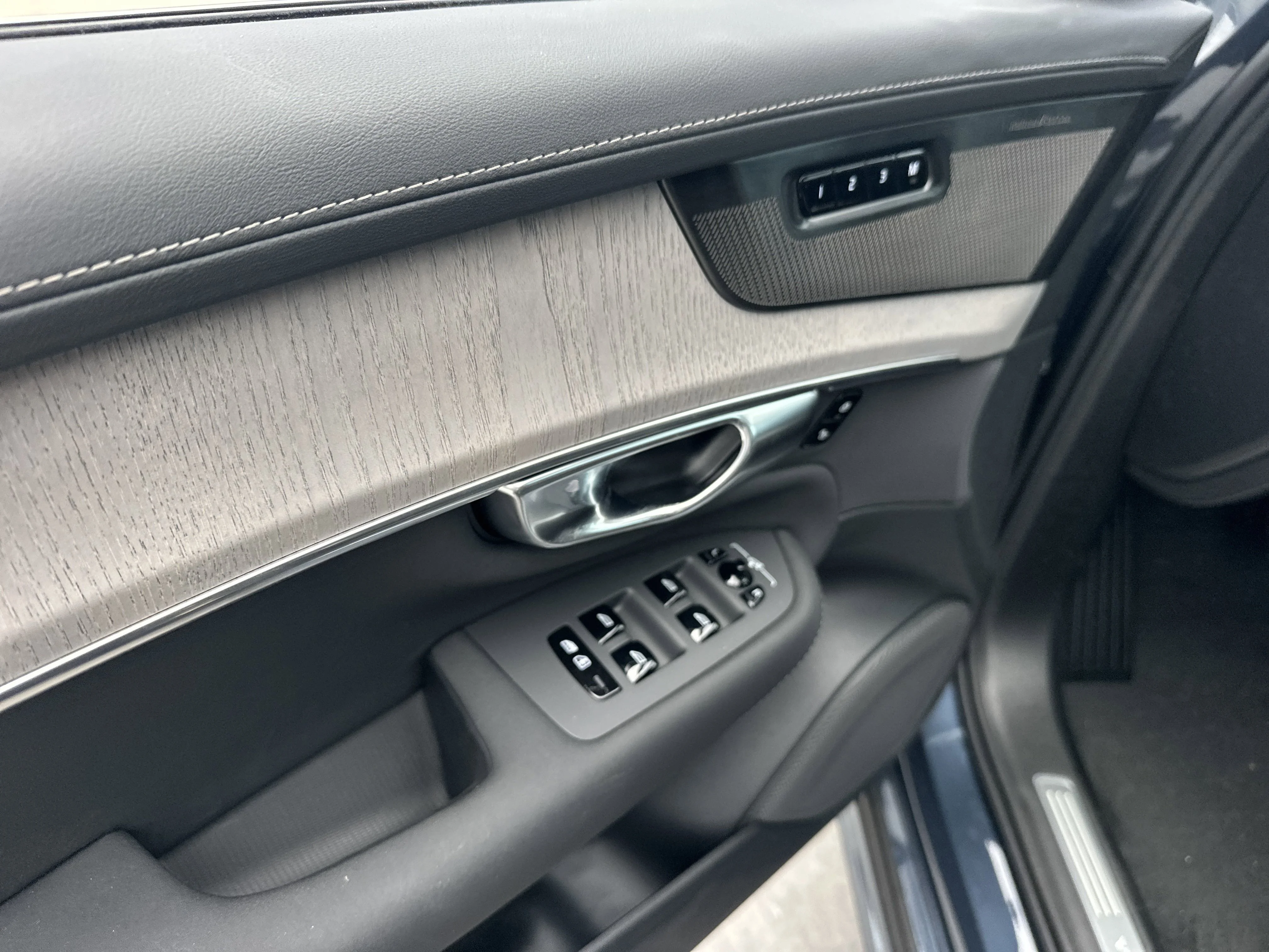 2026 Volvo XC90 Ultra - Photo 16