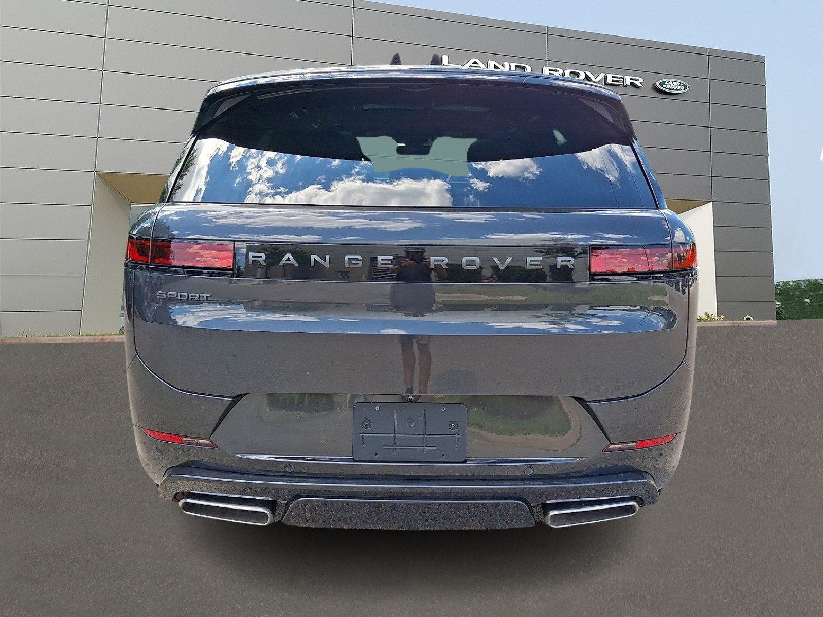 New 2026 Carpathian Grey Land Rover P400 Dynamic SE image 7