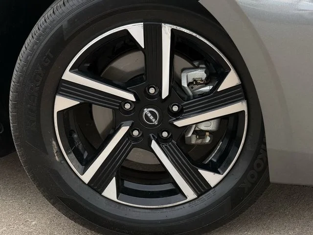 Used 2025 Gray Nissan SV image 6