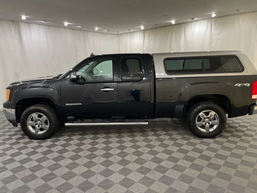 Used 2012 CARBON BLACK METALLIC GMC SLT image 9