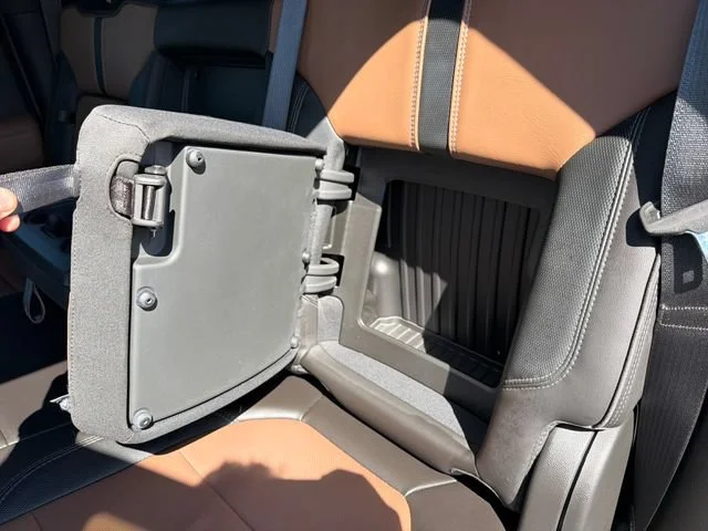 Used 2019 IRIDESCENT PEARL TRICOAT Chevrolet High Country image 39