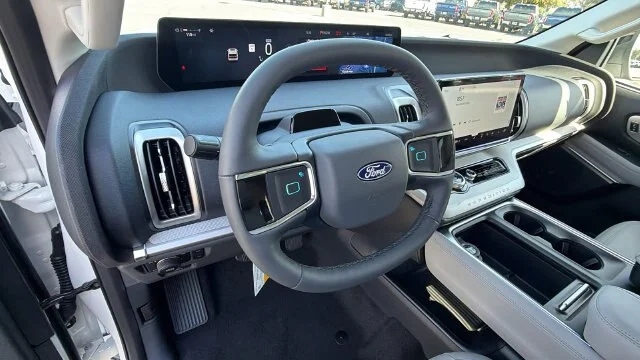 New 2027 Star White Metallic Tri-Coat Ford Active image 64
