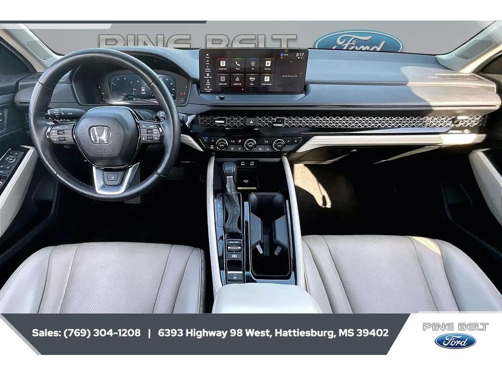 Used 2025 Red Honda Touring image 13