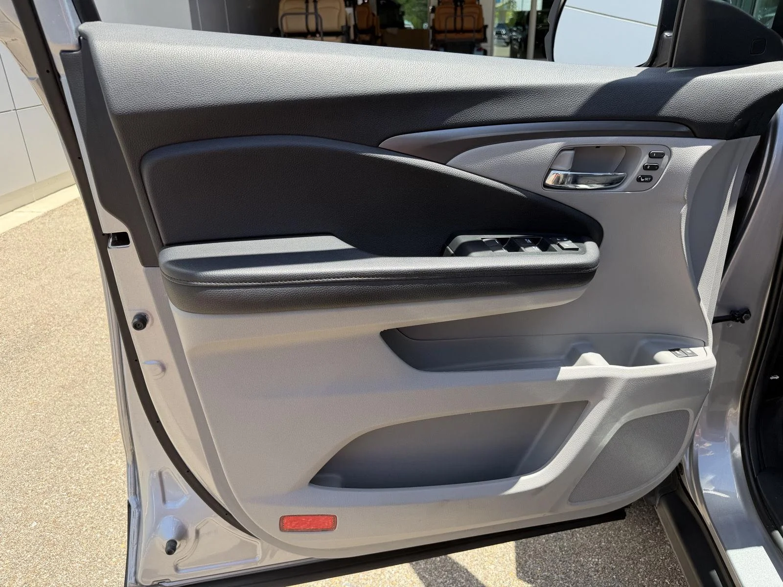 Used 2022 Lunar Silver Metallic Honda EX-L image 15