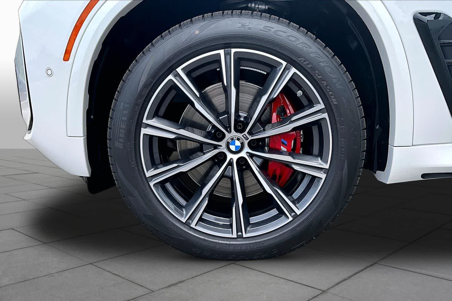 New 2026 Mineral White Metallic BMW xDrive40i image 11