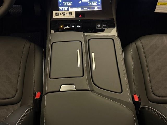 New 2026 RADIANT WHITE INFINITI Luxe 4WD image 26