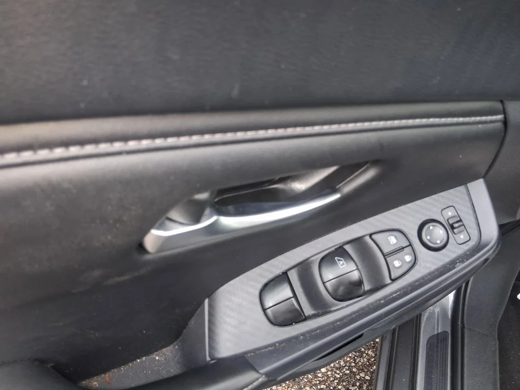 Used 2025 Gray Nissan SV image 6