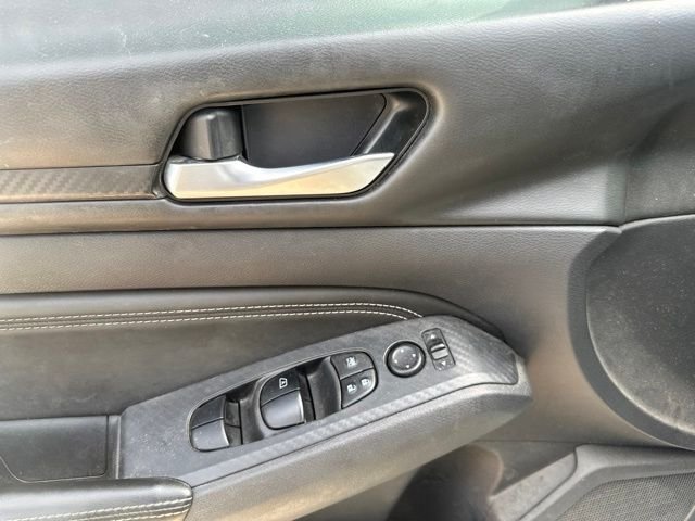 Used 2020 Silver Nissan 2.5 S image 18