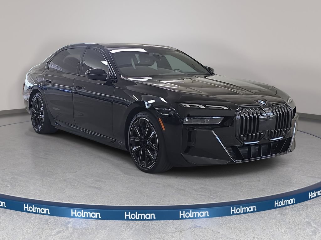 Used 2023 Black Sapphire Metallic BMW xDrive60 image 4