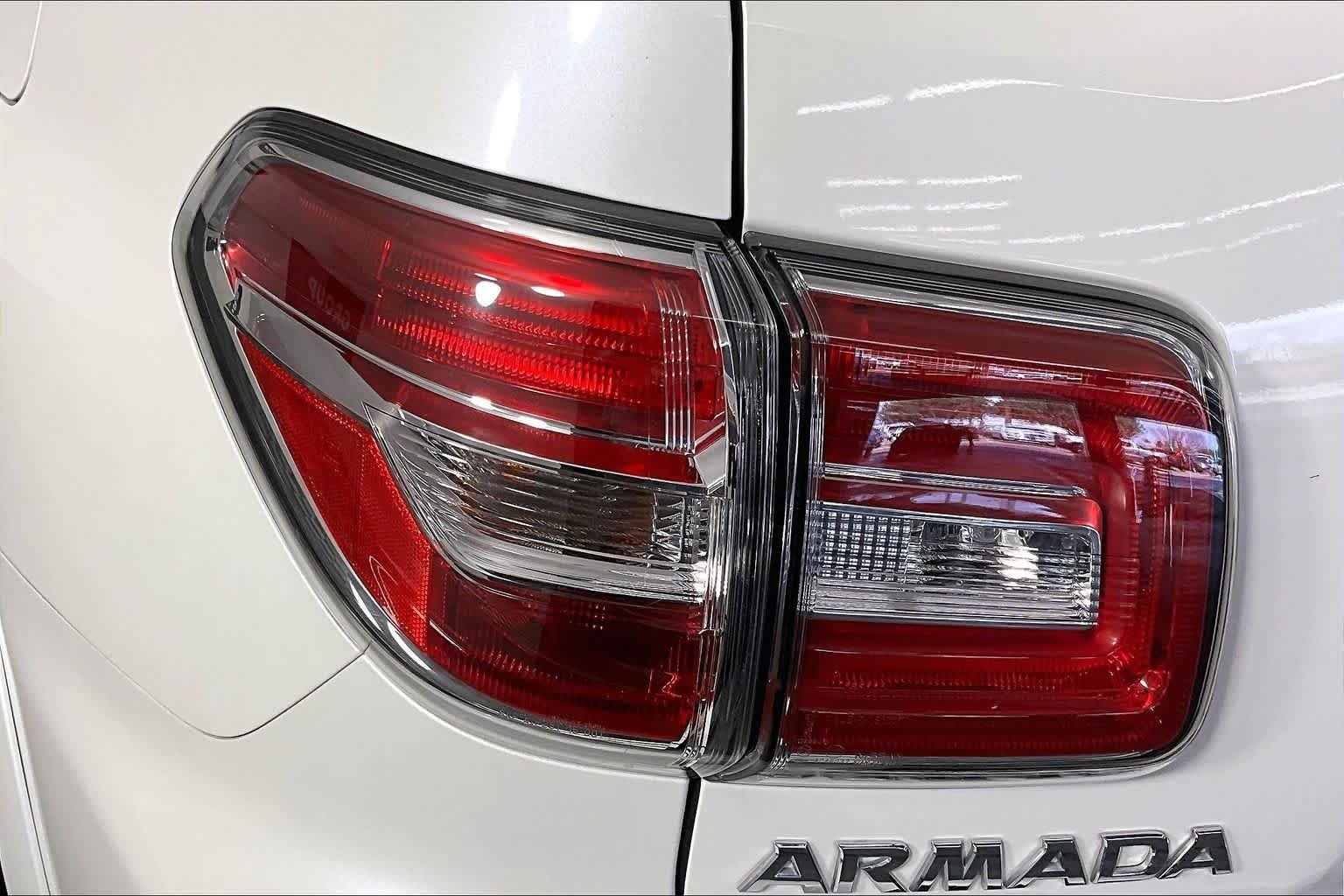 Used 2020 Pearl White Tricoat Nissan Platinum image 26