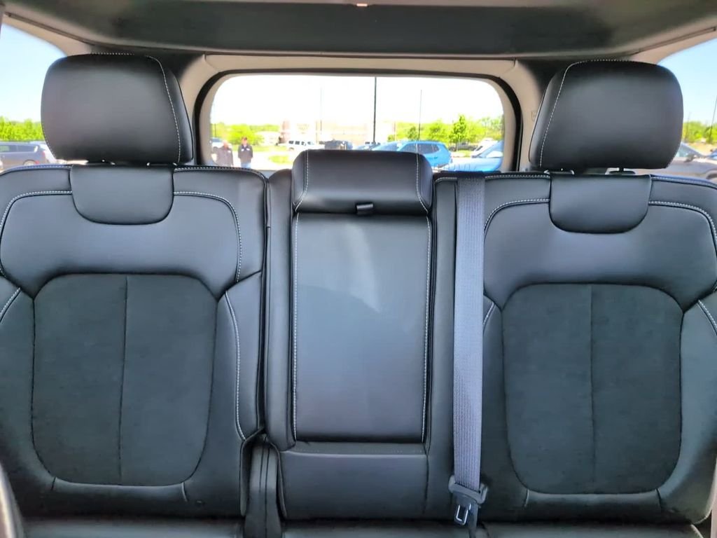 Used 2025 White Jeep Altitude X image 33