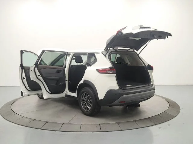 Used 2023 White Nissan S image 14
