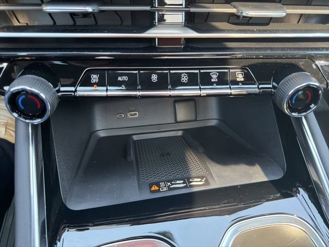 New 2026 Mosaic Black Metallic Chevrolet Z71 image 38