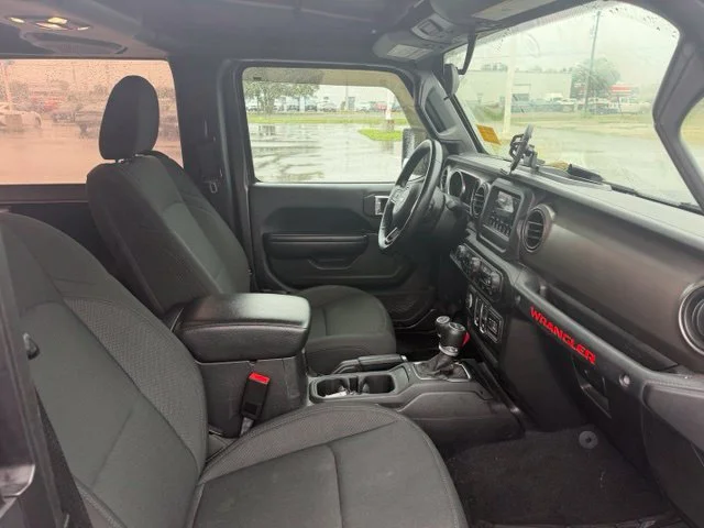 Used 2020 Crystal Metallic Jeep Sport S image 13