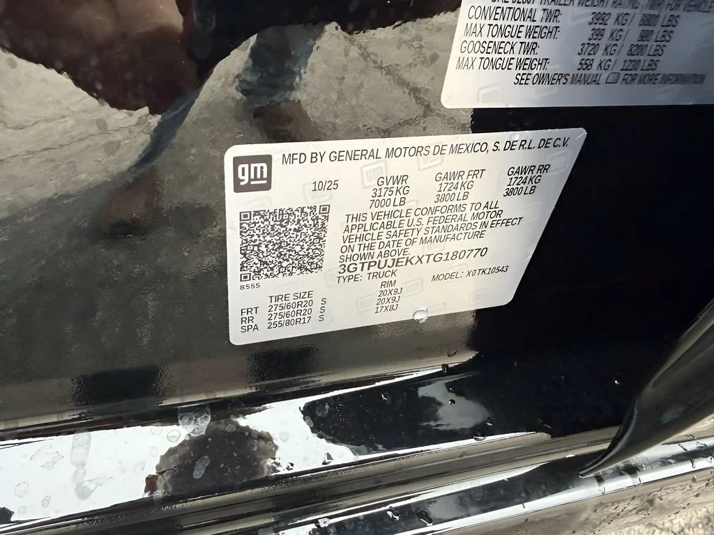 Used 2026 Onyx Black GMC Elevation image 31