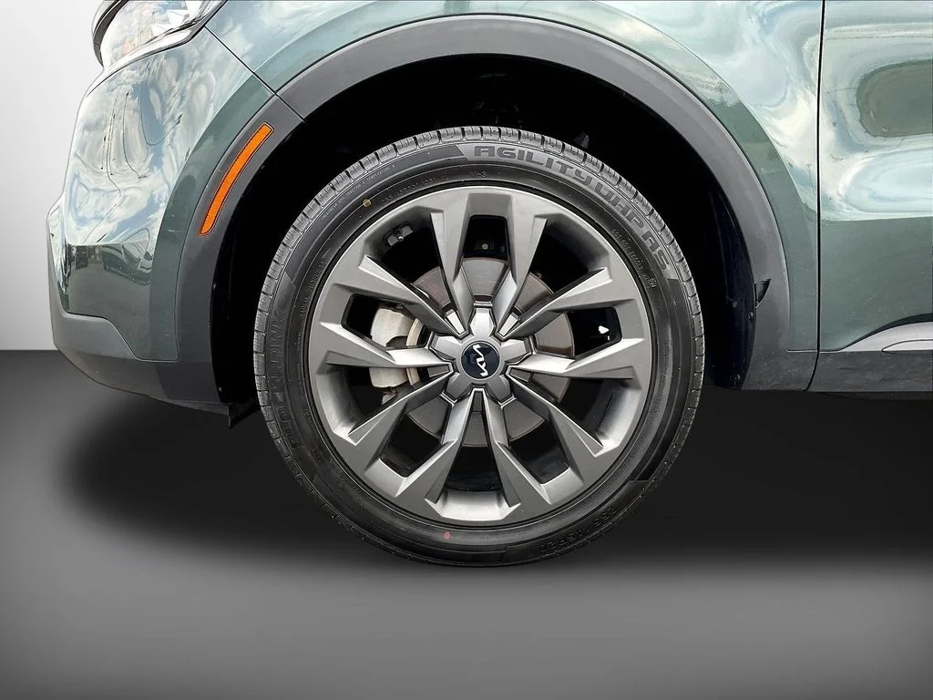 Used 2023 Green Kia X-Line EX image 33