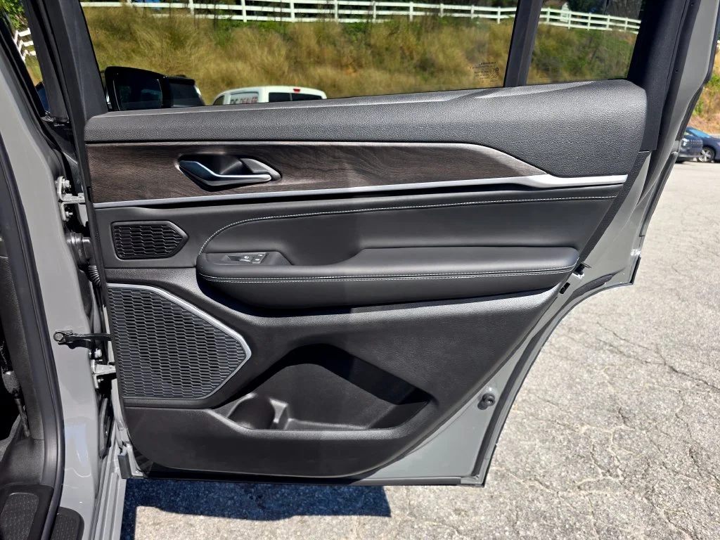 New 2027 Gray Jeep Limited Reserve image 38