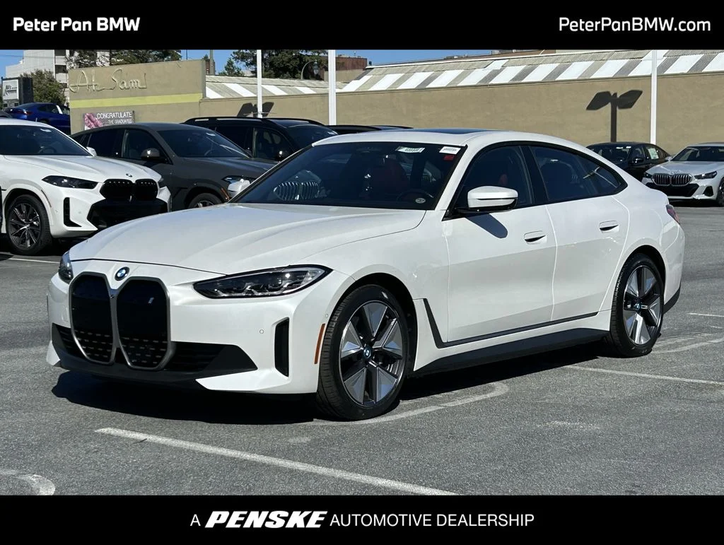 2023 BMW i4 eDrive35's photo