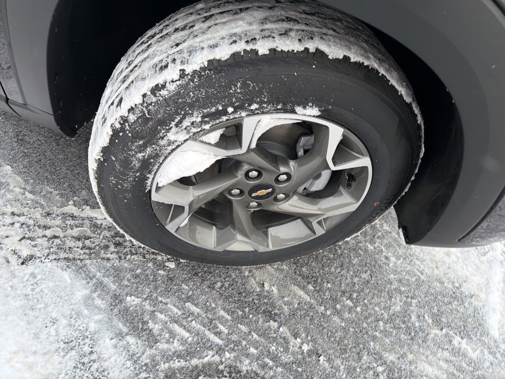 New 2026 Mosaic Black Metallic Chevrolet LT image 10