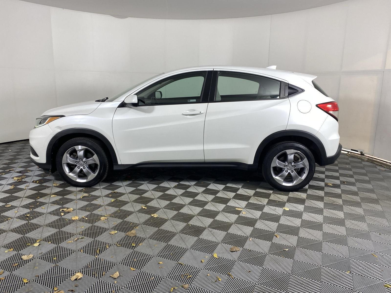 Used 2019 Platinum White Pearl Honda LX image 4