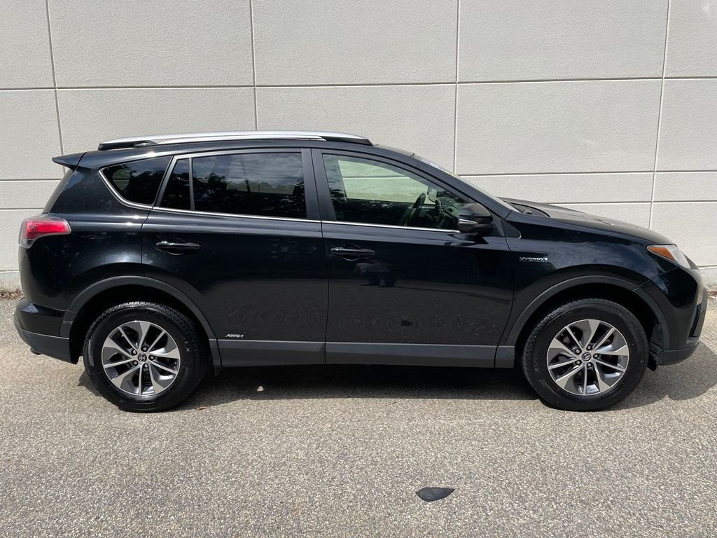 Used 2016 Black Sand Pearl Toyota XLE image 5