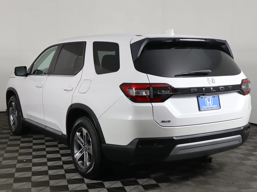 2025 Honda Pilot EX-L - Photo 9